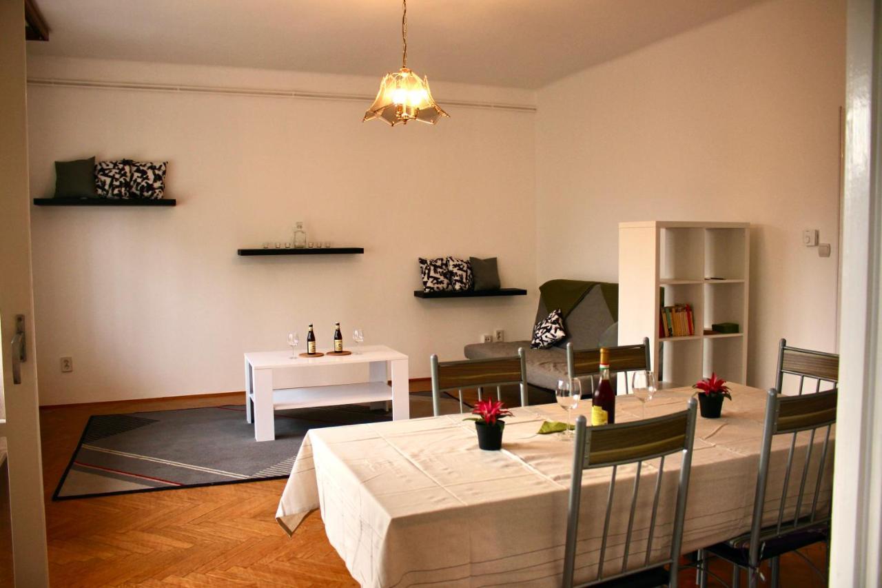Castle Stallion Appartement Boedapest Buitenkant foto